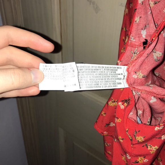 NWOT Forever 21 floral strappy back top - Picture 4 of 4